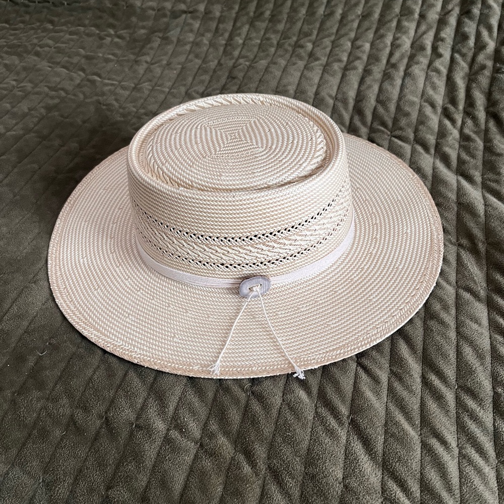 Women’s Straw Boater Hat in Light Beige